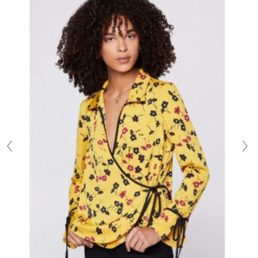 BCBGeneration  Yellow floral V neck Long Sleeve  wrap top